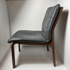 FUJI FURNITURE ビンテージ　本革 アームレスダイニングチェアの画像