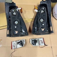 215系サーフLEDテール&リフレクターの画像