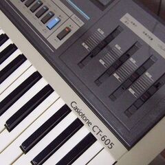 電子ピアノ／電子キーボード CASIO CT-605の画像