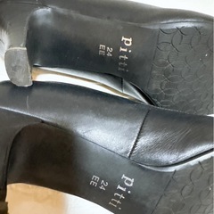 レディース靴　24.0。黒。一度使用保管の画像