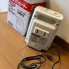 ミニ ファンヒーター YAMAZENの画像