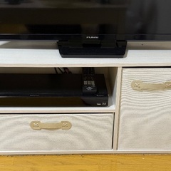 【12/22迄】FUNAI 液晶テレビ32型 2019年製＋テレビ台(500円)の画像