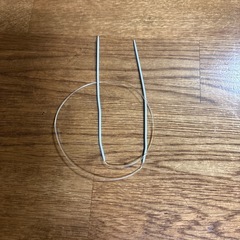 毛糸と編み棒の画像