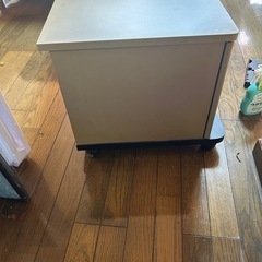 引取り限定❗️ TV台の画像