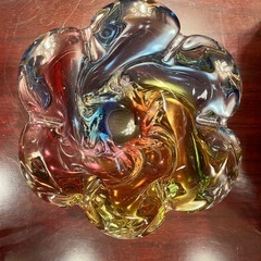 虹色のガラス製オブジェ 灰皿 花器の画像