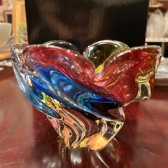 虹色のガラス製オブジェ 灰皿 花器の画像