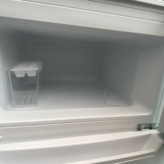 ミニ冷蔵庫　YRZ-C09LW 2024年式　の画像