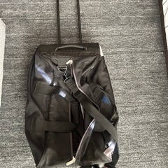 adidasスポーツバック、キャリーバックの画像