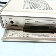 日立／HITACHI ビデオデッキ DT-DR20000 2000年製 VHSの画像