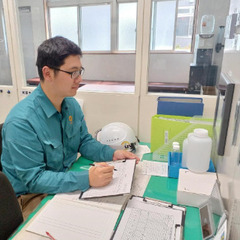 ＼未経験OK×賞与4.3ヶ月×年間休日115日以上×基本土日休み／20~30代活躍中の製造スタッフ︕の画像