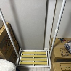 洋服ラックの画像