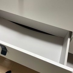 ヨーロッパ製のタンスの画像