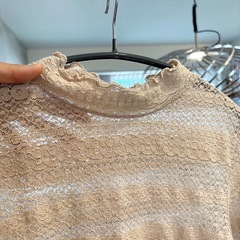 GU レースコンパクトT 半袖 M ベージュ　透け感　シアー　トップス　無地の画像