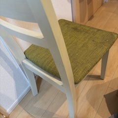 ダイニングテーブルの画像