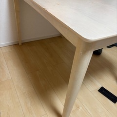 ダイニングテーブルの画像