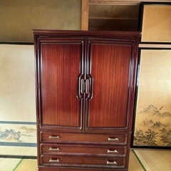 桐箪笥、食器棚の画像