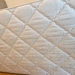 ローラアシュレイのマットレス シングルの画像