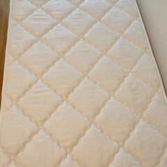 ローラアシュレイのマットレス シングルの画像