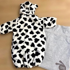 ベビー ロンパース カバーオール タグ付き新品 モコモコ 牛柄の画像