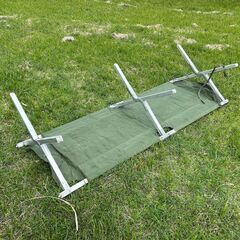 米軍　折りたたみベットの画像