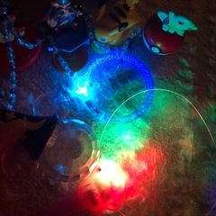 光るおもちゃ　ディズニー　ポケモンの画像