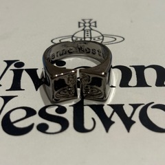 Vivienne Westwoodリング黒の画像