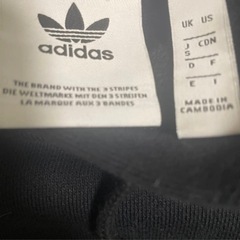 アディダス オリジナル パーカー S
の画像