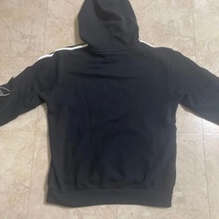 アディダス オリジナル パーカー S
の画像