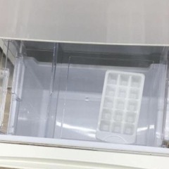 冷蔵庫【配達無料お届け設置出来ます💫都内近郊🚚】✨AQUA製184ℓ✨自動霜取り機能付き❄️✨除菌クリーニング済✨極美品✨他にも冷蔵庫.洗濯機.電子レンジ.オーブン電子レンジ.炊飯器.テーブル&椅子.机&チェアー.ベット&マットレス.ソファーなど多種多様な美品が有ります✨お気軽にお問い合わせ下さい💫 の画像