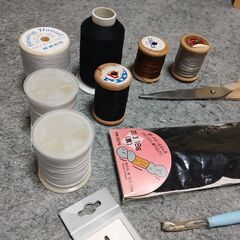 ミシン糸などの画像