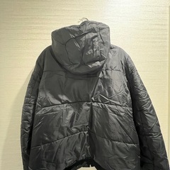 【DKNY】フード付きジャケット　ジャンパーの画像