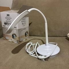 NITORI LEDデスクライト PORTE WHの画像