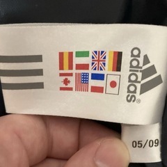 adidas ブルゾン ジャンパーの画像