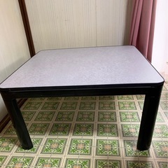 【お譲り先決まりました】こたつ　机　テーブルの画像