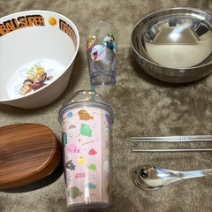 キッチン雑貨　水切りカゴ　千切りピーラー　型抜きの画像