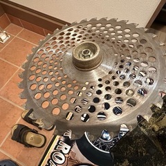 草刈機 エンジン  1、2回使用のほぼ新品の画像