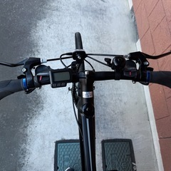 【10km未満/ほぼ新車】電動クロスバイク TRANS MOBILLY e-UNIYU7016 マッドブラック 16段変速の画像