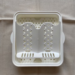 哺乳瓶用消毒ケース 電子レンジで消毒　西松屋の画像