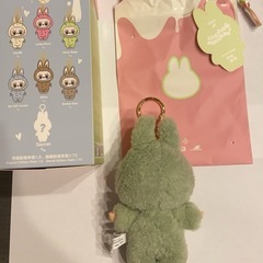 ラブブ　正規品の画像