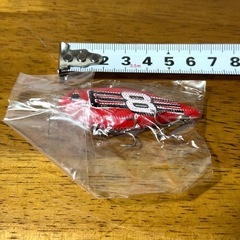 (お取引中)ルアー 8TM 赤色 バイブレーションの画像