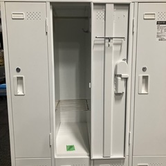 コクヨ　ロッカー　8人用　鍵付きの画像