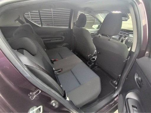 トヨタ　アクア65000km