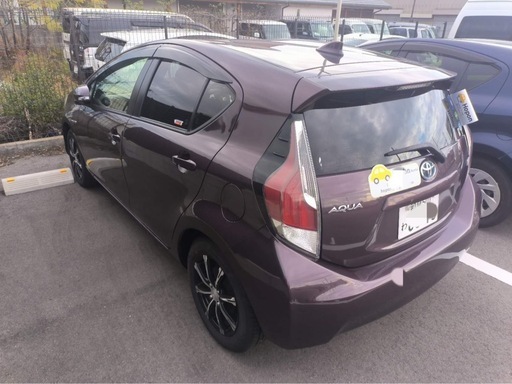 トヨタ　アクア65000km