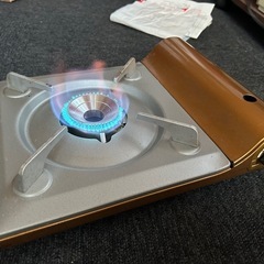 イワタニ カセットコンロと網焼きプレートの画像