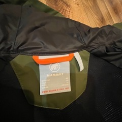 MAMMUTジャケットの画像