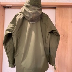 MAMMUTジャケットの画像
