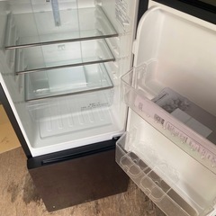 NO B733🌈福岡市内配送設置無料✨🌈ハイセンス 【右開き】154L 2ドア ノンフロン冷蔵庫 エディオンオリジナル ダークブラウン HR-G1501 2020ねn2020年の画像