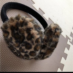ヒョウ柄　イアーマフの画像