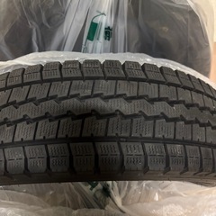 　スタッドレスタイヤ6本セットの画像