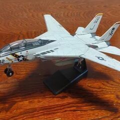 スタンド付き　1/72 スケール　TOP GUN F-14 TOMCAT レトロの画像